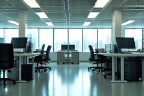 Bureaux professionnels nettoyés et bien rangés